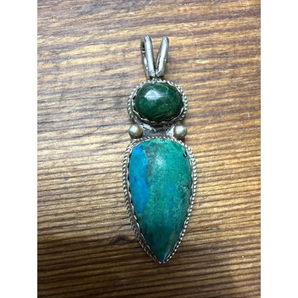 Beautiful vintage sterling silver pendant stamped NJ Sterling, Southwestern / ar